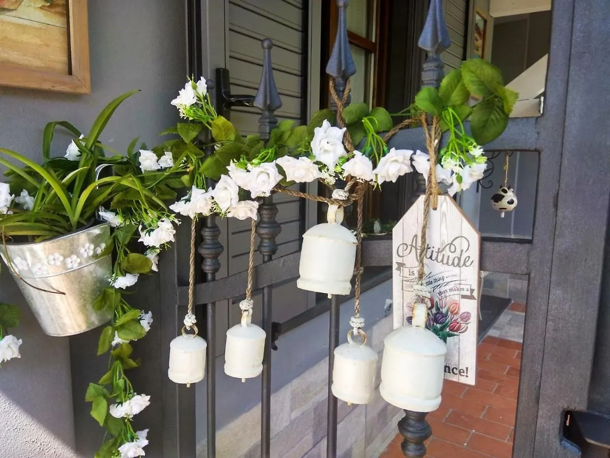 Bed & Breakfast Jasmine Cottage Luni Italy