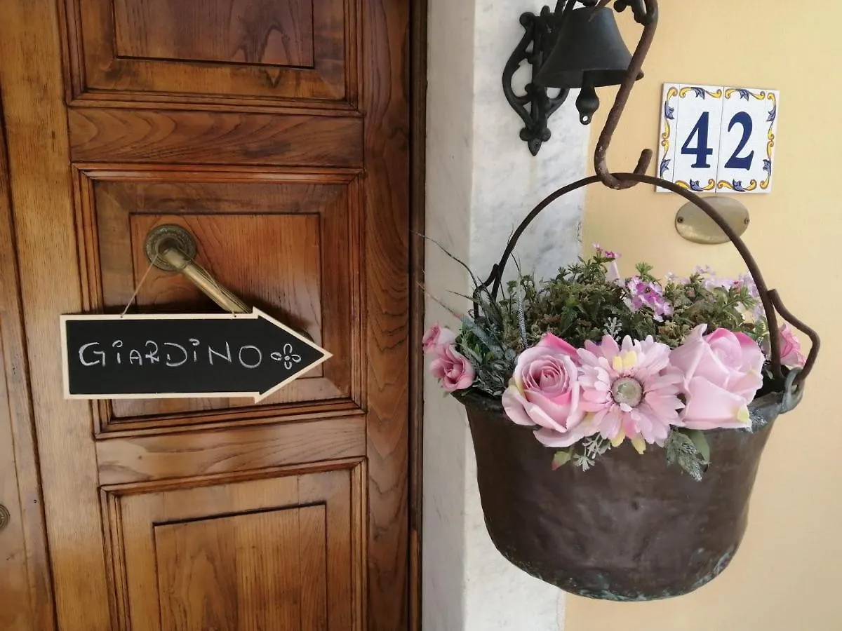 Bed & Breakfast Jasmine Cottage Luni