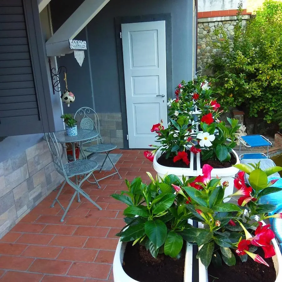 Jasmine Cottage Luni Italien
