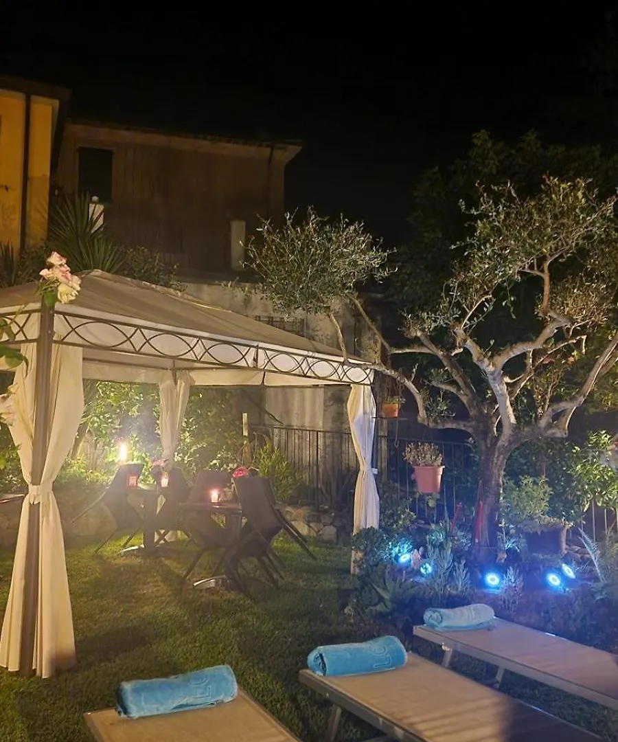 Jasmine Cottage Luni Italien